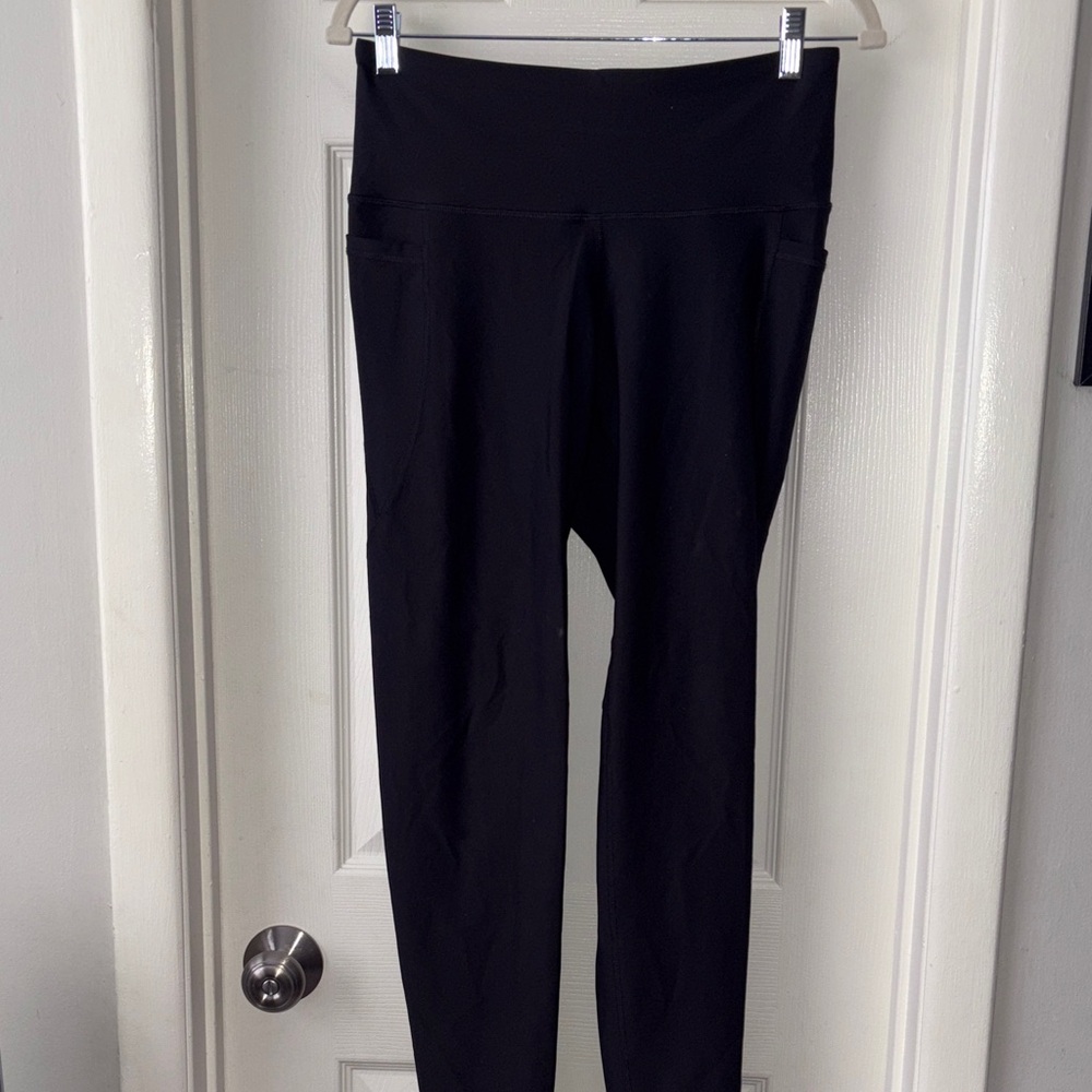 Old Navy Elevate Black High-Waisted pocket Leggings size Large